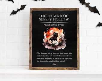 Peut inclure: Impression d'art imprimable en noir et blanc avec une illustration aquarelle d'un cavalier sans tête chevauchant un cheval noir devant une lune rouge et des arbres. Le texte "THE LEGEND OF SLEEPY HOLLOW" et "WASHINGTON IRVING" est en haut de l'impression. Le texte "The dominant spirit, however, that haunts this enchanted region, and seems to be commander-in-chief of all the powers of the air, is the apparition of a figure on horseback, without a head!" et "1819." est en bas de l'impression.