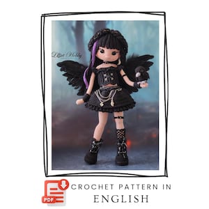 Puede incluir: Muñeca de ganchillo de estilo gótico, con alas negras, un vestido negro y botas negras. La muñeca tiene cabello negro con reflejos morados y sostiene un pequeño pájaro negro. Incluye el texto "CROCHET PATTERN IN ENGLISH".