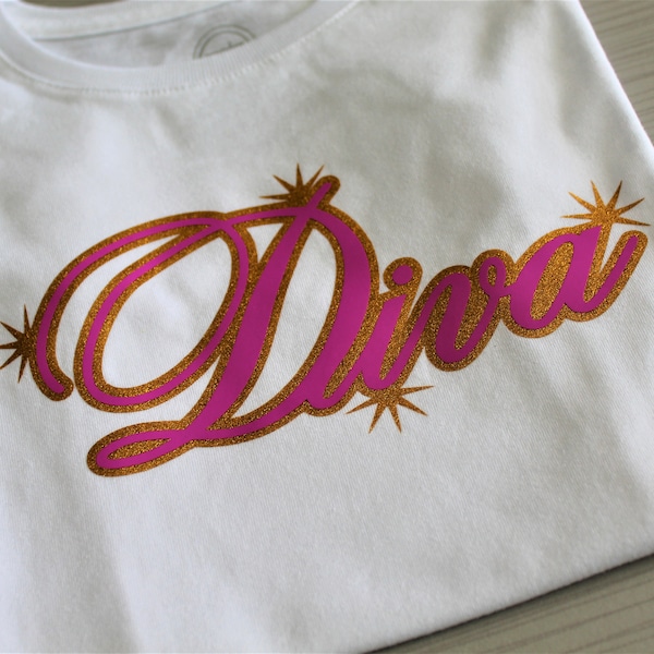 Girls short-sleeved cotton t-shirt with 'Diva' letters, outlined in glitter.