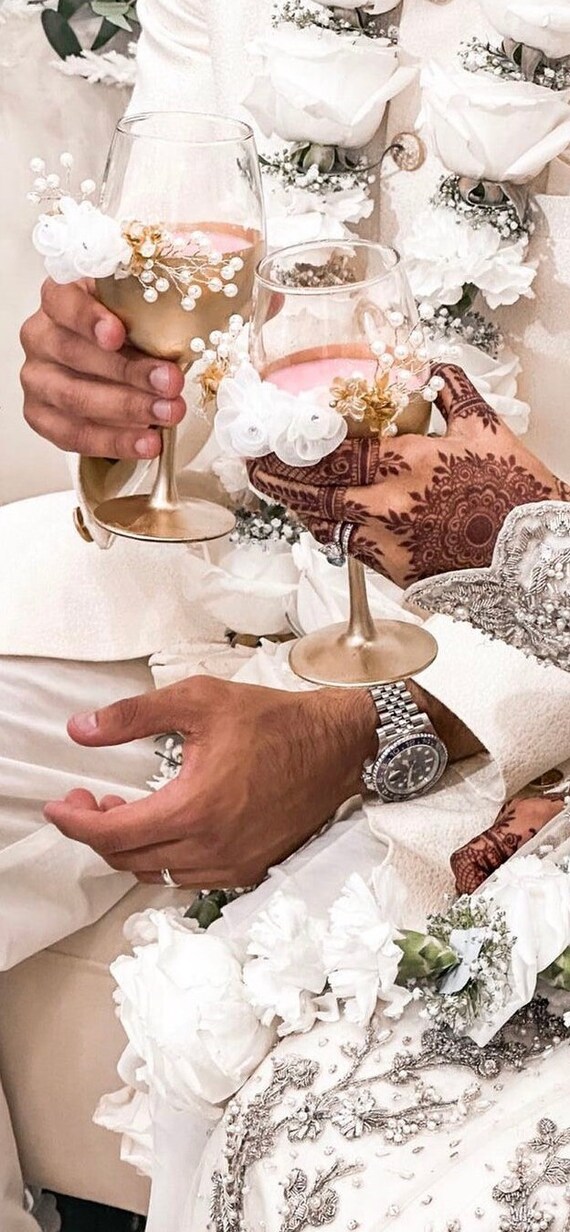 Wedding online glass decoration