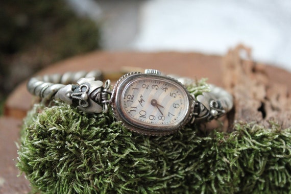 Ladies Watch  display picture 2