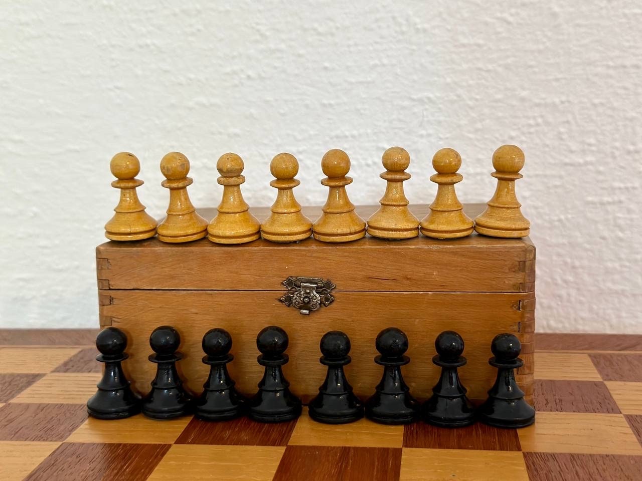 Peças Germânicas de Madeira German Staunton - A lojinha de xadrez