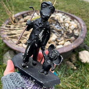 Statuetta vintage in stile cartone animato sovietico Gena e Cheburashka con coccodrillo, URSS, anni '70