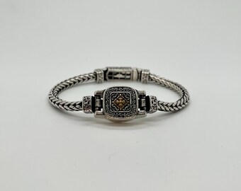 Bracelet élégant plaqué argent orné de détails raffinés. Bracelet de style indien.