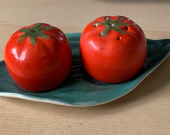 Crown Devon Kitsch Vintage Cruet Set Salt and Pepper Tomatoes on Leaf