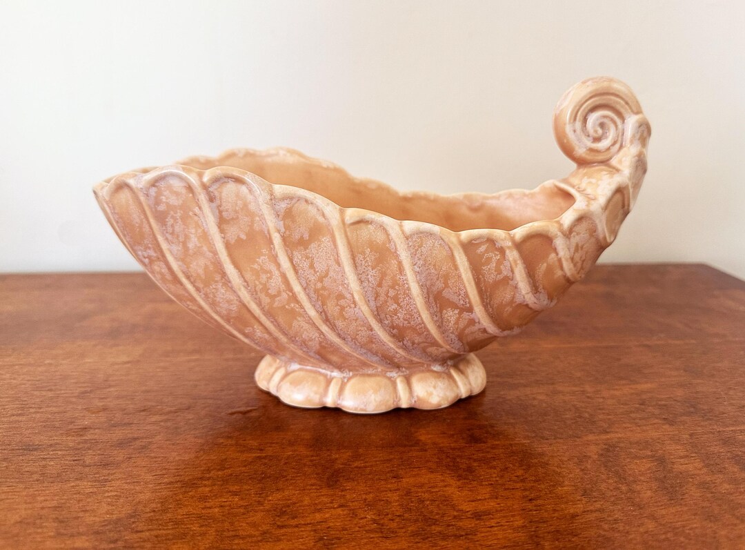 Kensington Ware Art Deco Shell Mantel Vase by Kensington Pottery Hanley ...