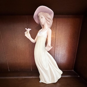NAO by Lladro “Gentle Breeze” Figurine – Vintage Spanish Porcelain Collectible - Chipped