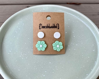 Mint Green/ Blue floral polymer clay stud earrings - White circle studs - Flower earrings pack - Modern stud earring pack - sewcutebyaddiek