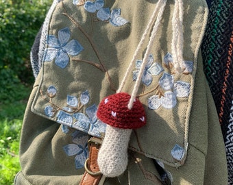 Porte-champignon au crochet pour baume à lèvres, rouge à lèvres, cristal, briquet - jolie idée cadeau végétalienne faite main de champignon vénéneux