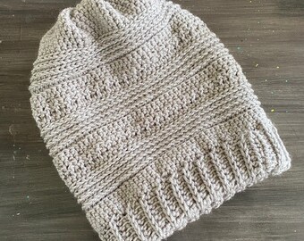 Super Slouch Häkelbeanie in grau