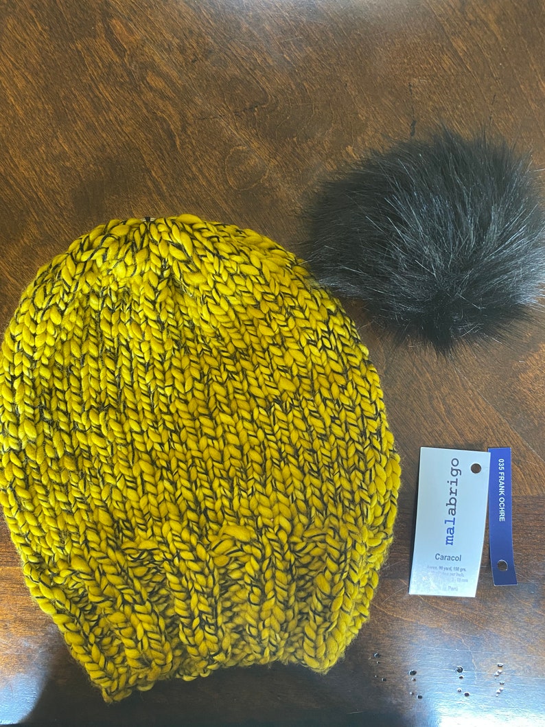 100/% Wool Beanie with Detachable Real FoxRaccoon Fur Pompom