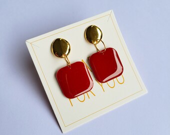 Les irrésistibles by C, boucles d'oreilles à sequins carrés couleur rouge, clous d'oreilles dorés à l'or fin 24k