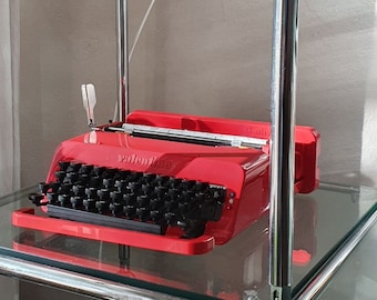 Midcentury Olivetti Valentine typewriter, Ettore Sottsass design, Perfectly working, vintage portable typewriter, 60's 70's