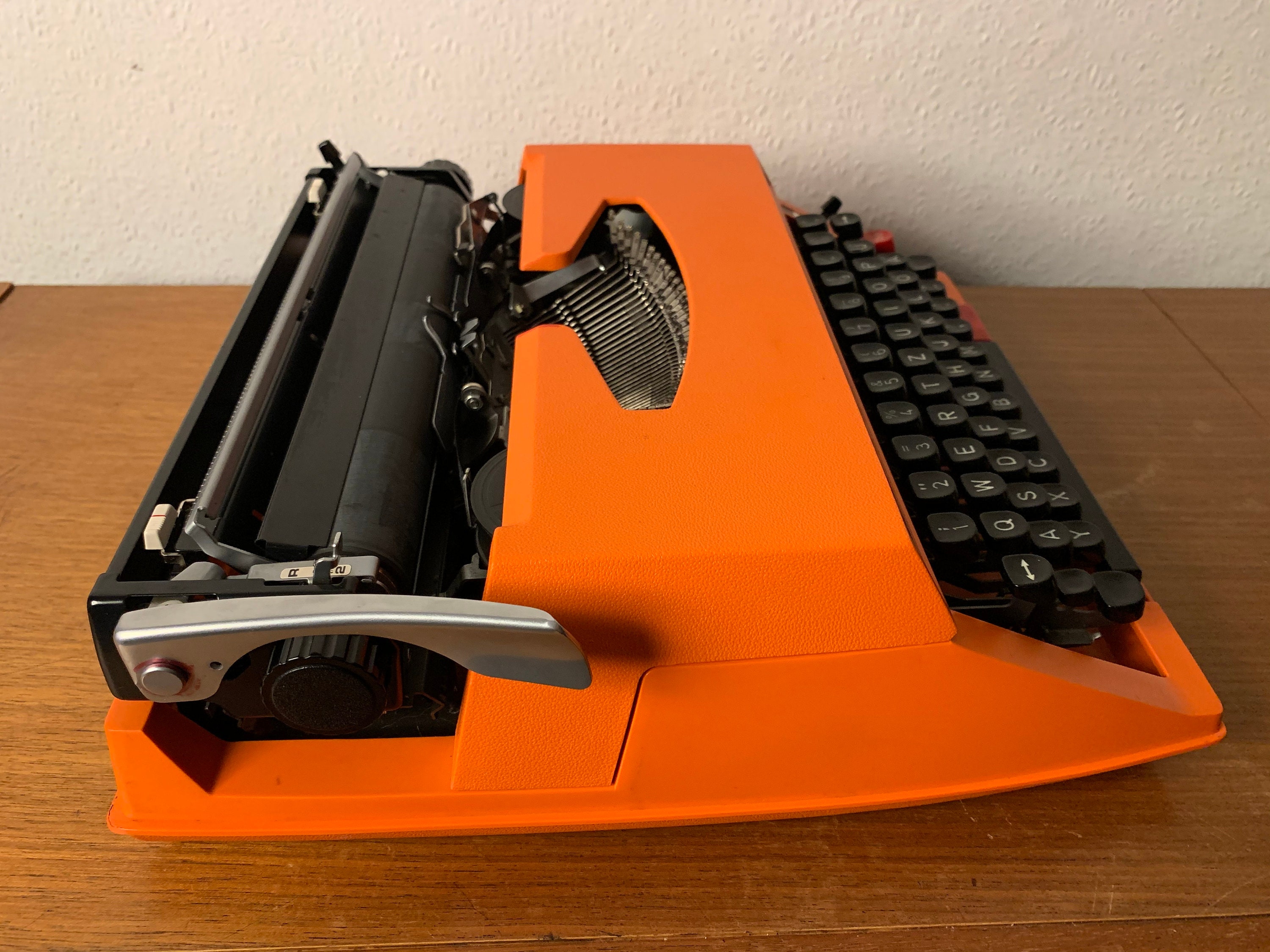 ヴィンテージ オレンジ ブラザー デラックス 650TR タイプライター