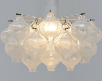 Żyrandole Kalmar Franken „Tulipan” z połowy lat 60. XX wieku, szkło dmuchane vintage, 24 lampy sufitowe ze szkła Tulipan, lampa wisząca vintage designer