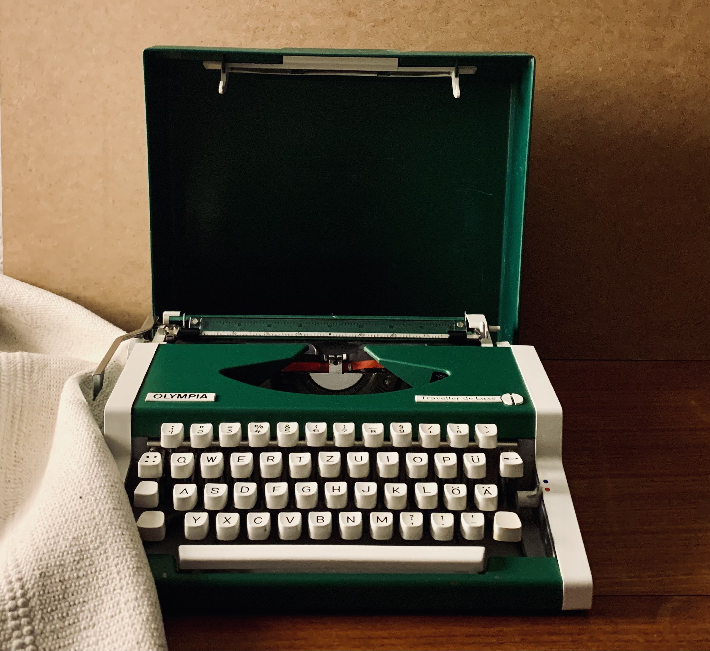 Olympia Traveller De Luxe Typewriter Green, Midcentury 70s