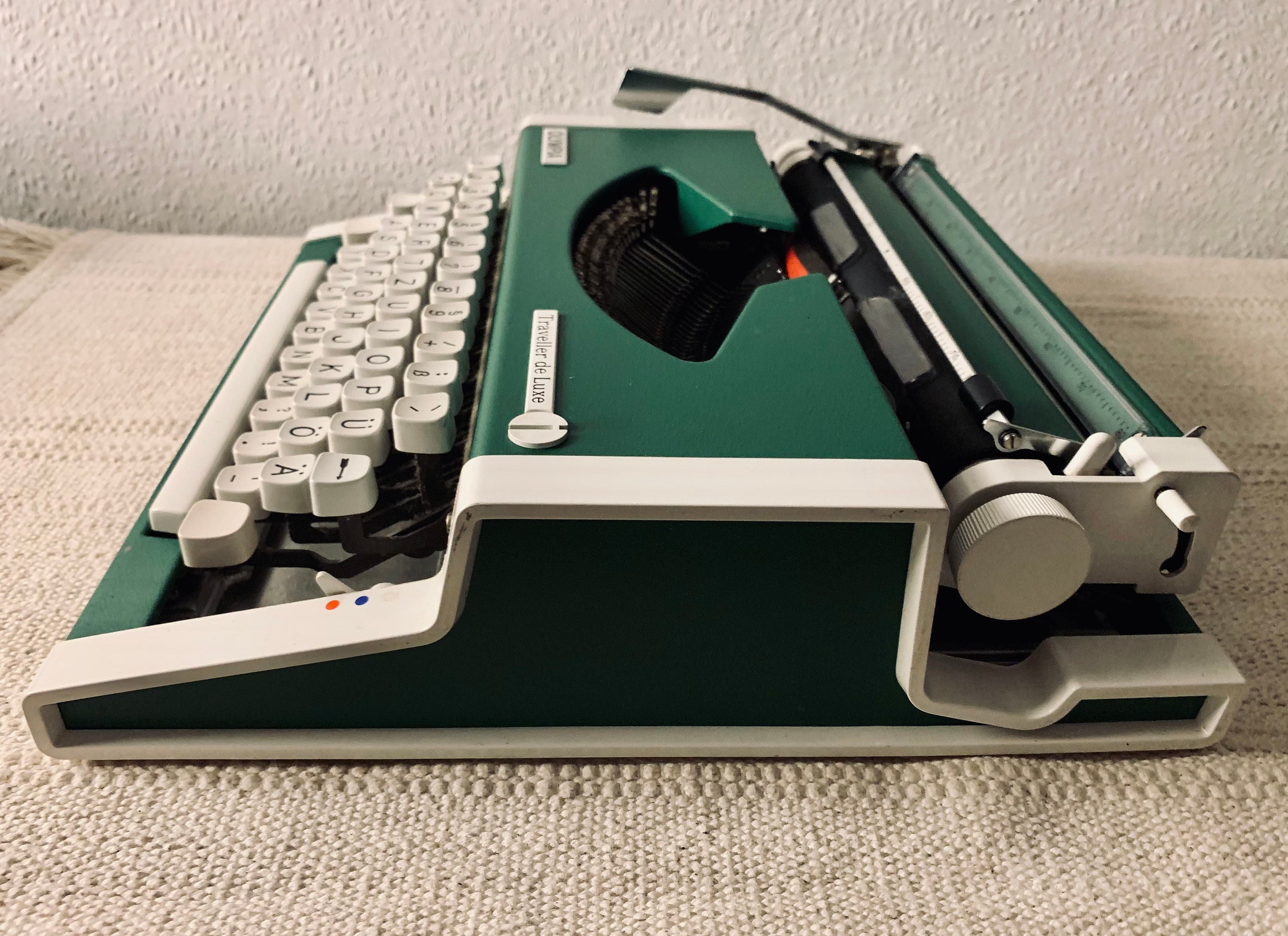 Olympia Traveller De Luxe Typewriter Green, Midcentury 70s