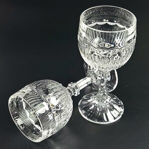 Vintage Atemberaubende Cut-Crystal Wasserkelche / Gläser - Abgeplatzt - 2er-Set