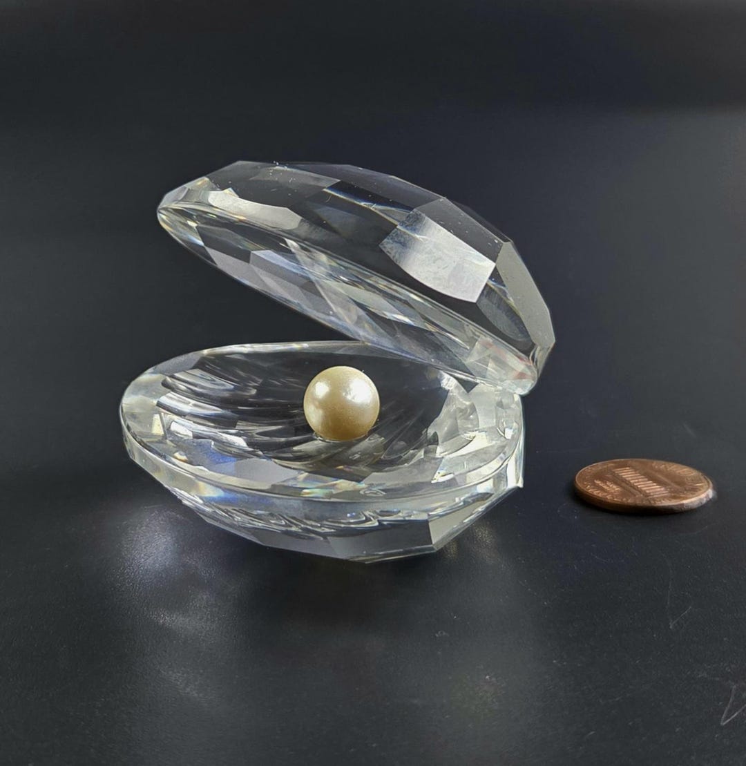 Vintage “aquatic Worlds” Open Shell With White Pearl - Swarovski