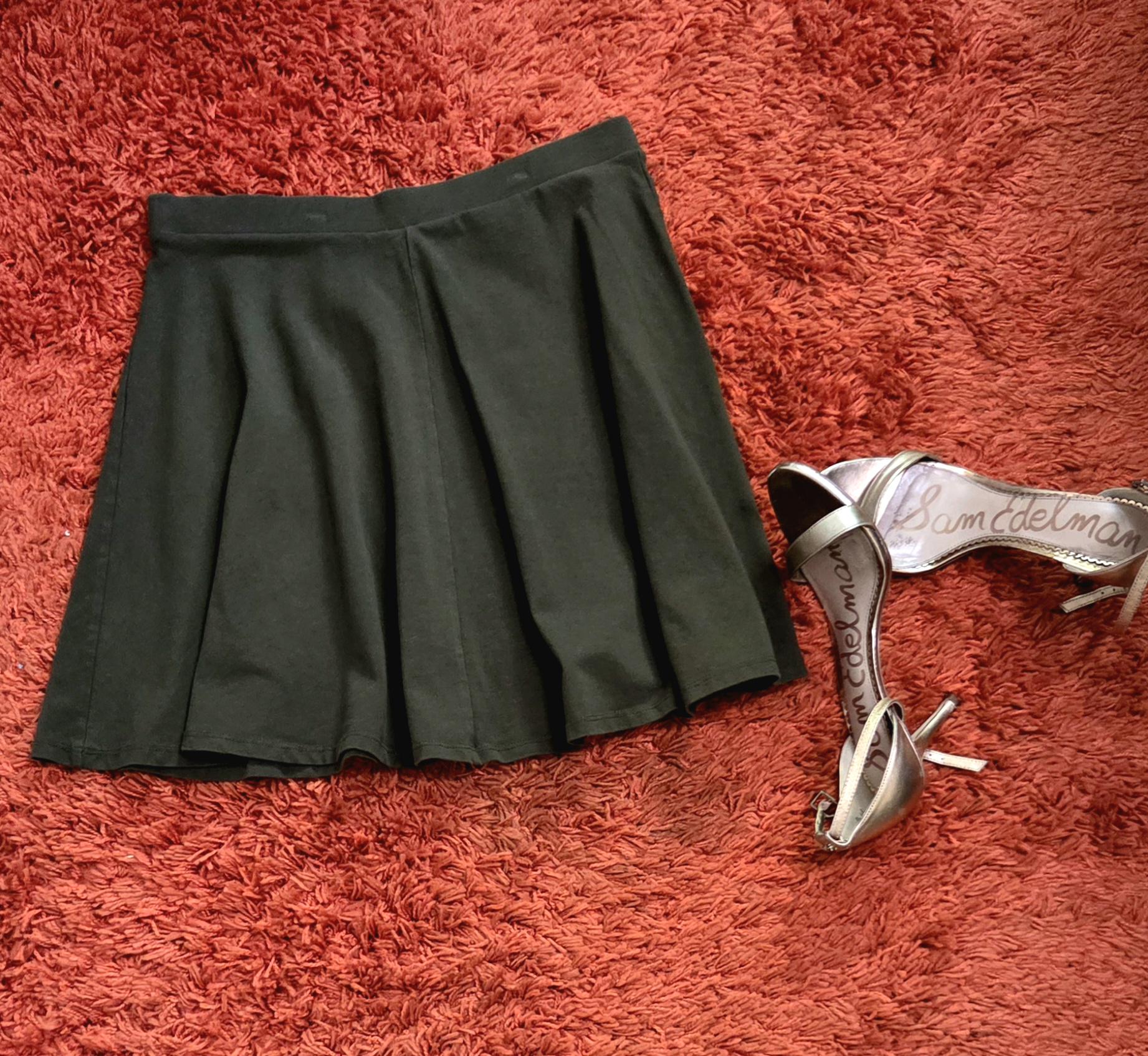 Jupe Forever 21 Simili Cuir Noire à Pois Dorés - Taille S - Neuve Avec étiquettes