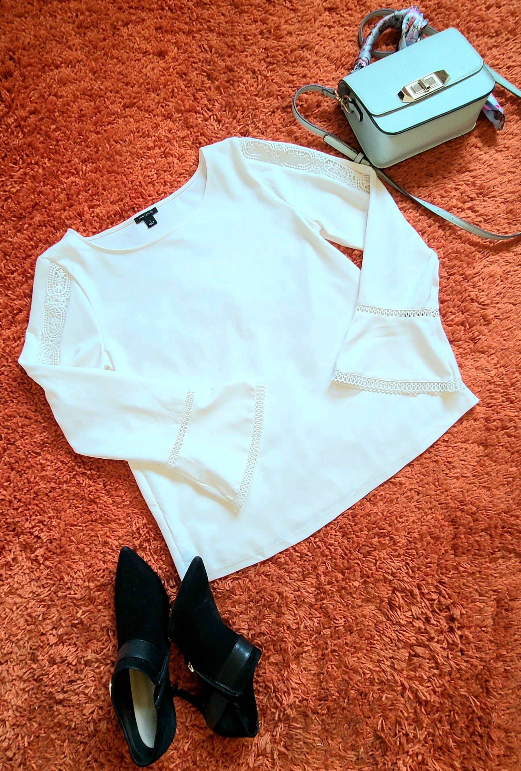 Haut Femme Ann Taylor - Taille UK 14 (L/XL) - Blanc - Manches Courtes - Occasion Très Bon État