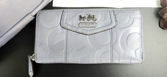 Coach Authenticated Wallet