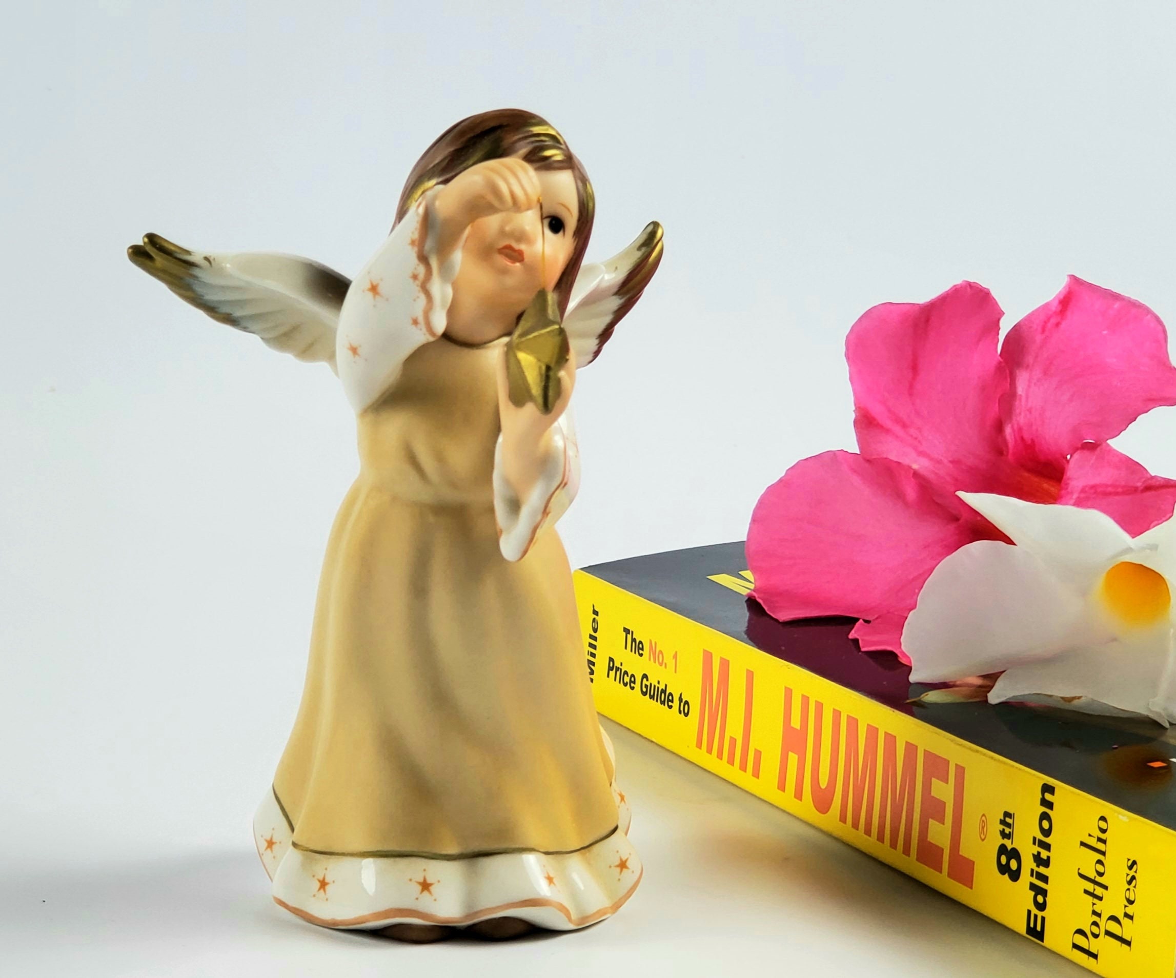 Hummel Figurine -TMK 8 - North American Exclusive - Angelic Wishes