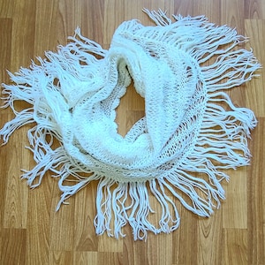 Off-white / Elfenbeinfarbener Strickschal - Schön - Kostenlose Größe