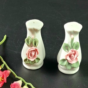 Vintage - Cute with Rose- Salt & Pepper Shaker - Porcelain