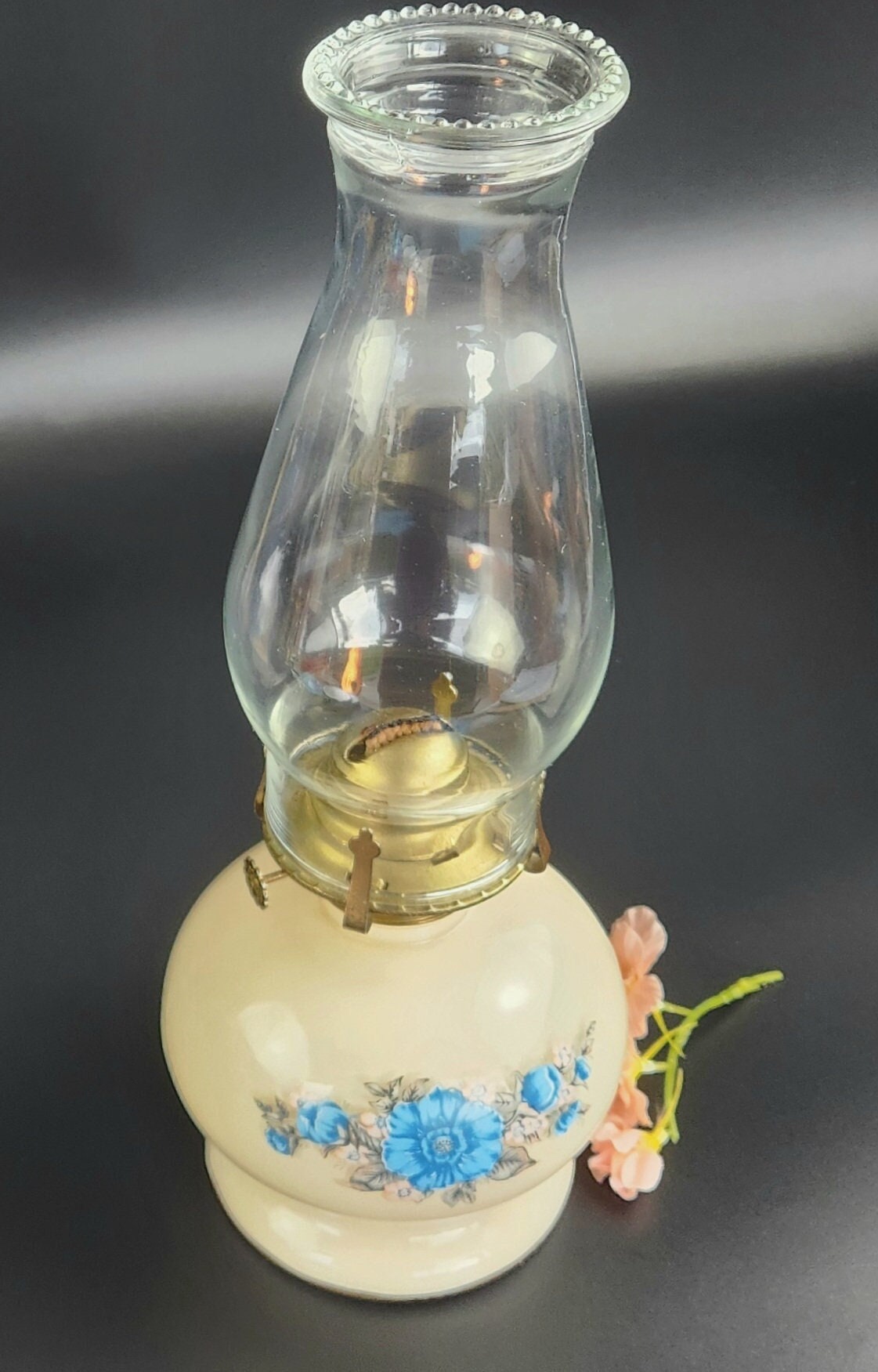 ヴィンテージ オイルランプ - 高さ14 1/4インチ - 花柄デザイン