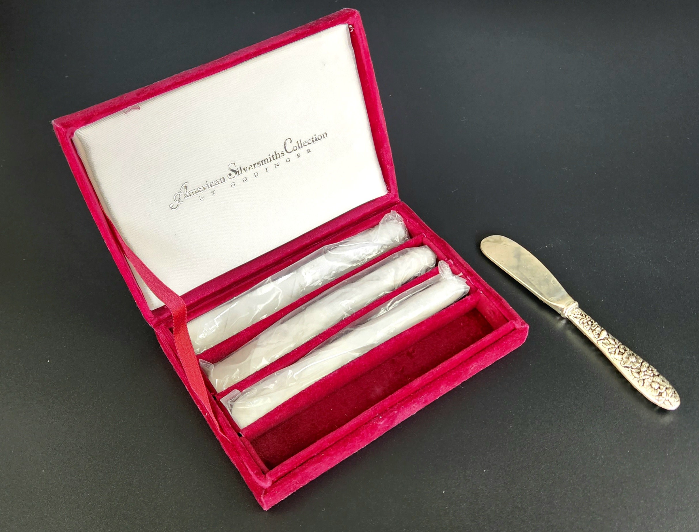 Vintage - Set of 4 - Godinger - Silver Plated Butter Knives - NIB