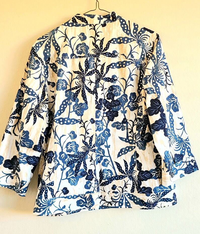 Vintage Chico/'s Size 1 Cream with Blue Print