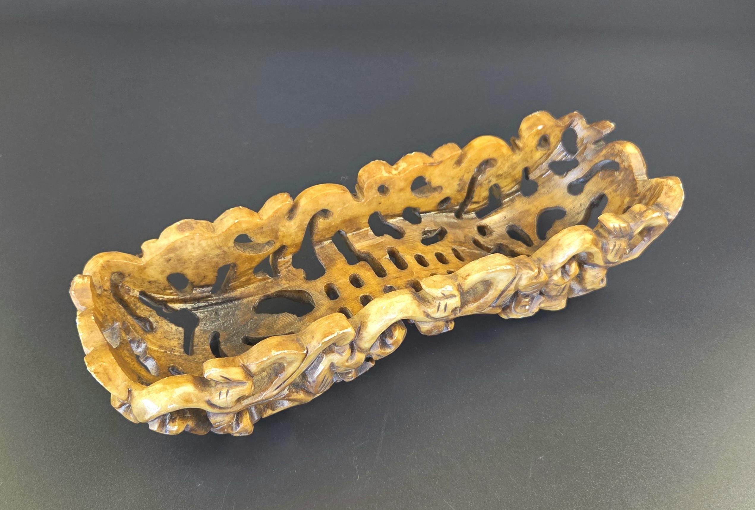 ヴィンテージの小物入れ／小物入れ – ソープストーン製？ – 長さ11