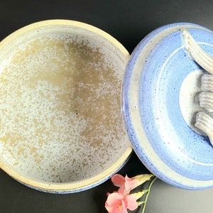 Vintage - Hand-Crafted Stoneware Large Casserole – Off-White/Blue/Grey – Artist Signed