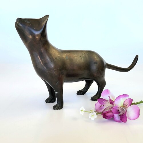 Vintage shops Brass Cat Figurine - Beautiful & Unique - 12