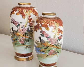 Vintage - Soko China Hermosos y deslumbrantes jarrones pintados a mano - Juego de 2