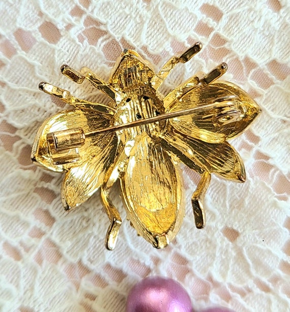 Vintage -Bee Pin Gold Color - Immensely Pretty an… - image 9