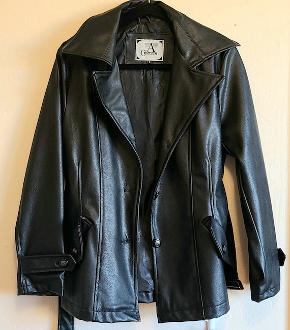 Louis Vuitton - Authenticated Jacket - Leather Black Plain for Women, Very Good Condition