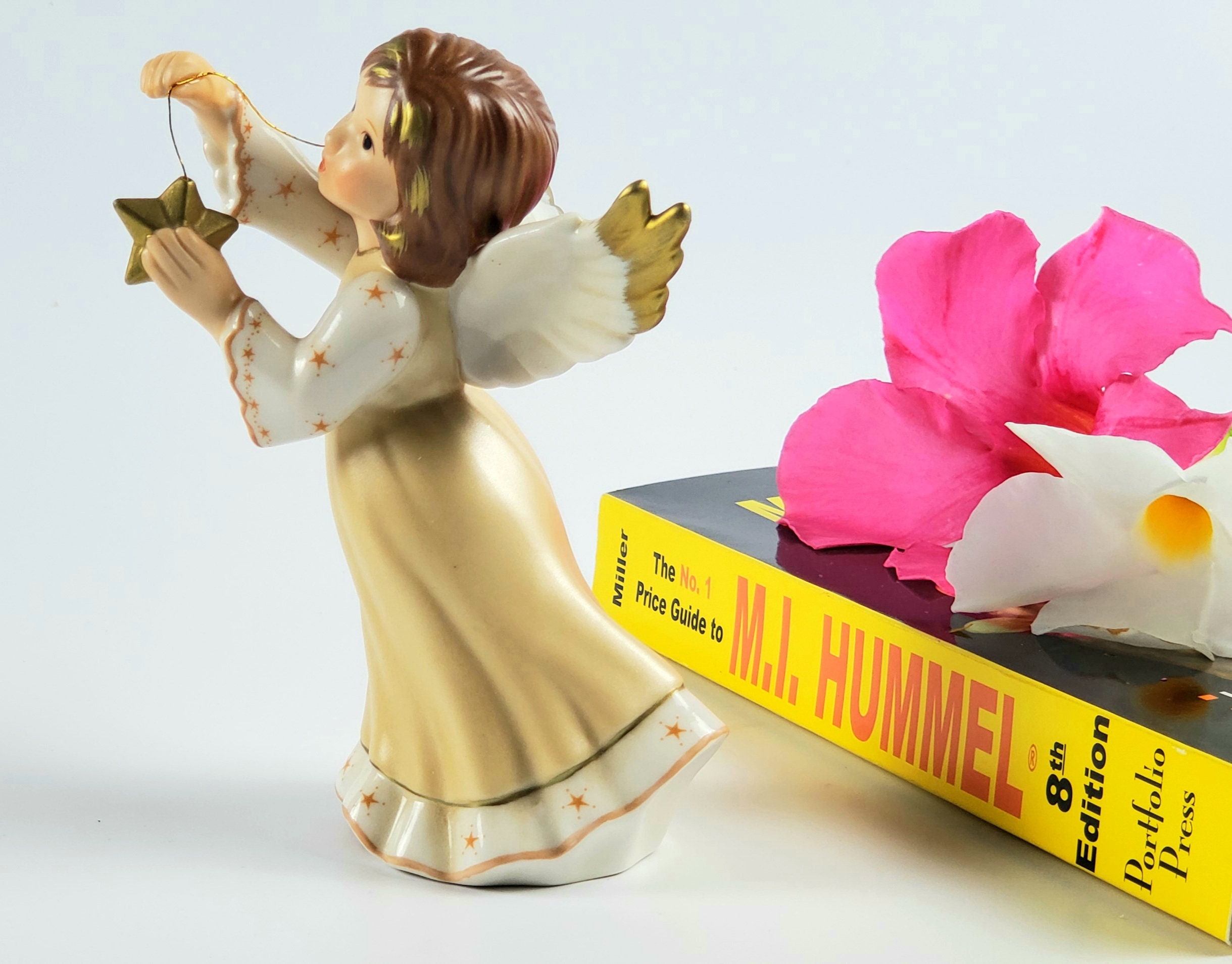 Hummel Figurine -TMK 8 - North American Exclusive - Angelic Wishes
