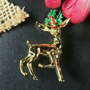Vintage - Golden Reindeer with Maple Leaf Brooch - Festive Season - Beautiful