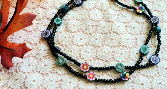 Vintage Beaded - 50" Long - Daisy Flowers - Layer… - image 4