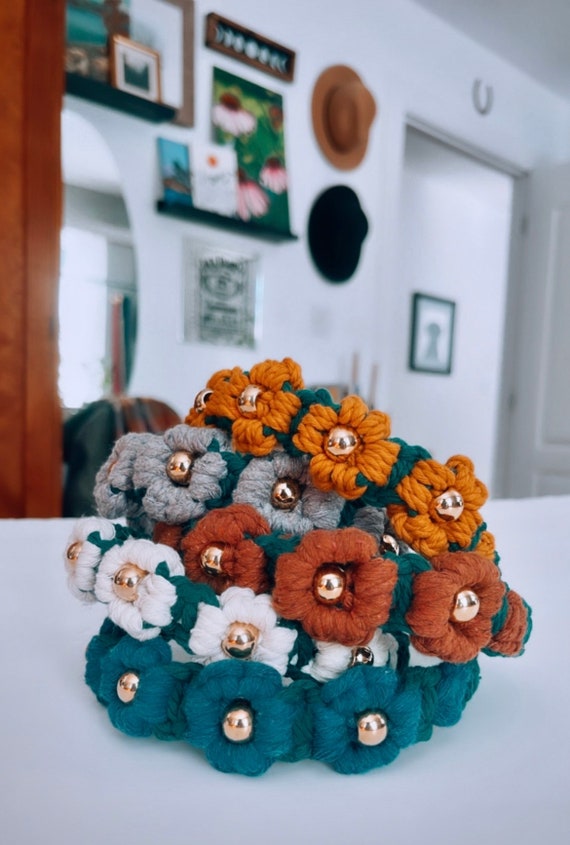 Hippy Flower Bracelets Costume Accessories Unisex Hippy Flower Bracelets Costume Accessories Unisex