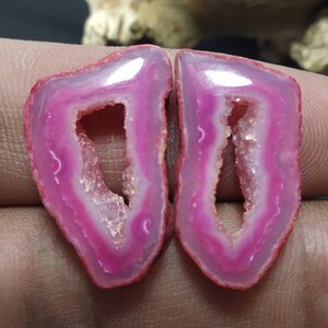 Géode druzy,tranche polie,tranche de pierre gemme,tranche d'agate druzy,fenêtre Géode druzy,emballage métallique,tranche d'agate,paire d'agate druzy,pierre pour collier,#26