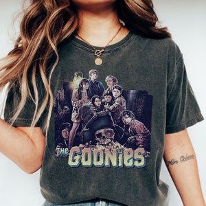 Comfort Colors 90s Movies Halloween Shirt, Vintage Halloween Sweatshirt, Retro Halloween Tee, Oversized TShirt for Women, Gift for Her