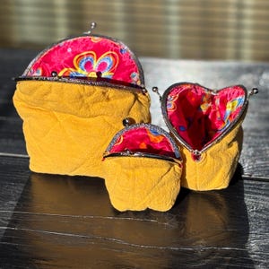 Ensemble de 3 pochettes gigognes pour bijoux et cosmétiques avec pochette Kiss Lock et cadre en métal