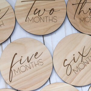 Wooden Monthly Milestone Marker Discs Baby Photo Prop image 2