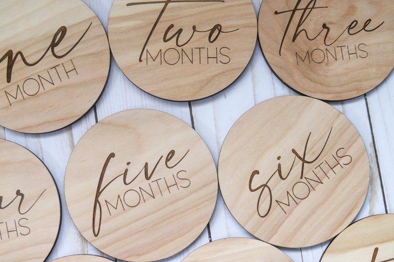 Wooden Monthly Milestone Marker Discs Baby Photo Prop image 2