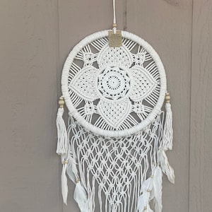 Handmade Dreamcatcher for Home Decor Beaded Dreamcatcher with Feathers Unique Home Decor Festival Gifts for Mom Sister College Dorm Decor