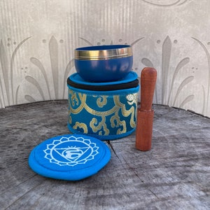 Beautiful Sky Blue Singing Bowl Throat Chakra High Vibrational Tibetan Bowl Meditation Self Care Christmas Gifts Easy to Play Travel Size