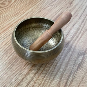 High Vibrational Handmade Tibetan Singing Bowl large Travel Size Meditation Sound Selfcare Mindfulness Yoga Chakra Bowl Vintage Easy to Play